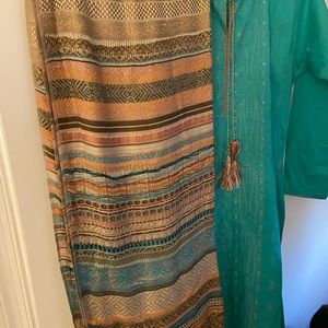 Pakistani Kameez Shalwar